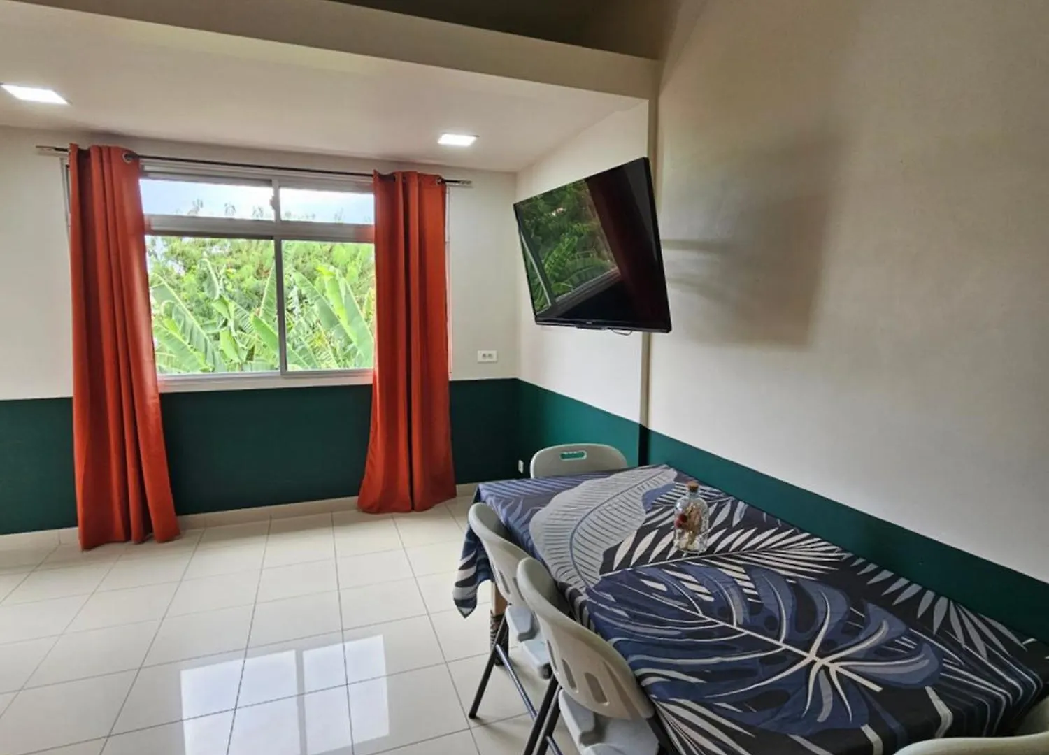 F2 Papeete City Center 0*, Papeete (Tahiti)